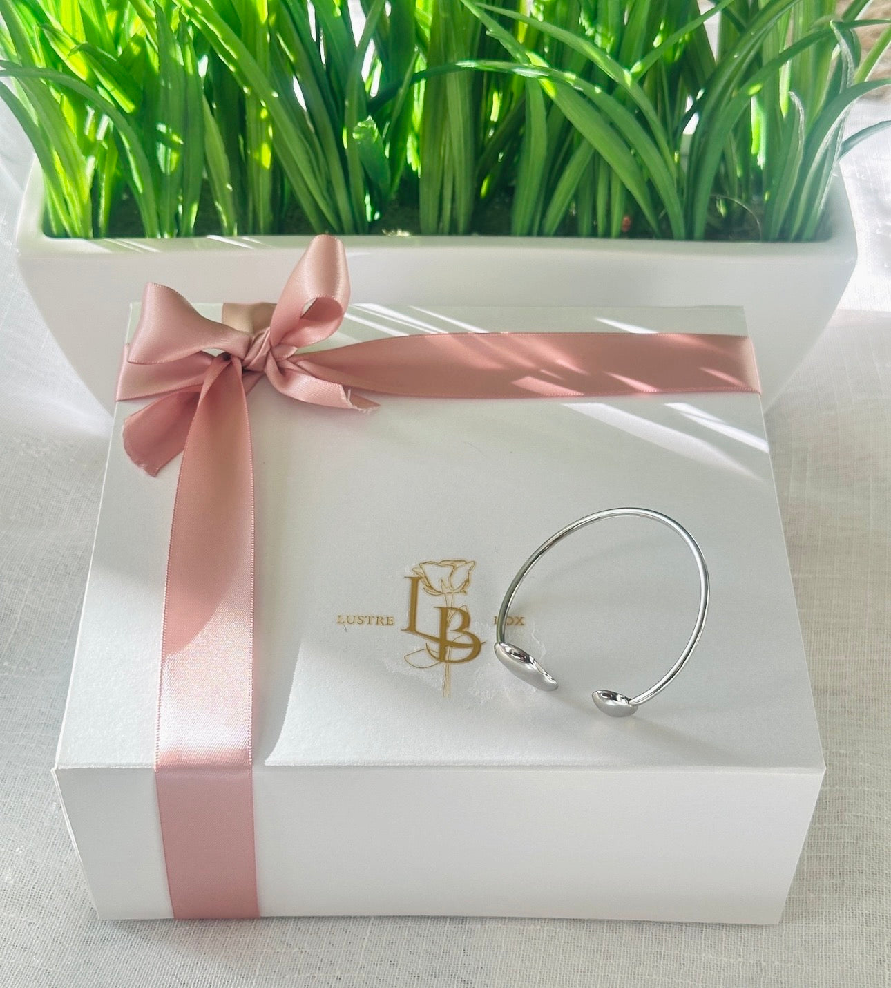 Luxe 5-Piece Bracelet Gift Box – Premium Mixed Set with 2 Silver Bracelet