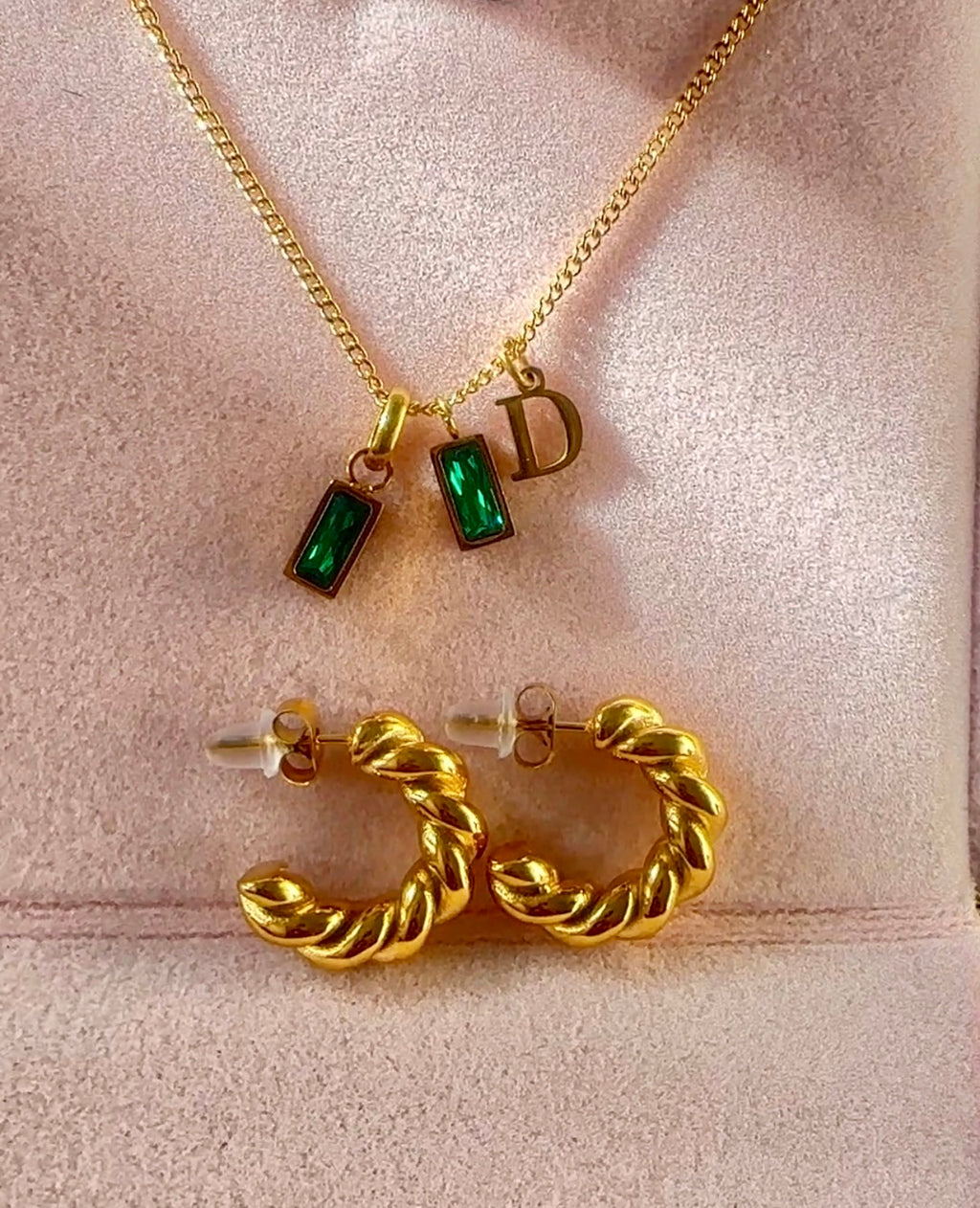 Gold & Emerald Initial Jewelry Set – Pendant Necklace + Twisted Hoop Earrings